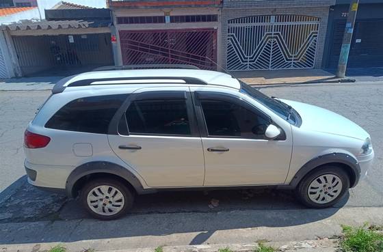 FIAT PALIO 1.6 TREKKING WEEKEND 16V FLEX 4P MANUAL